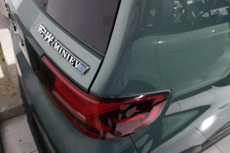 Used Wuling Hongguang MINIEV 2022 GAMEBOY 300km Enthusiast Model with Lithium Iron Phosphate Exterior 3