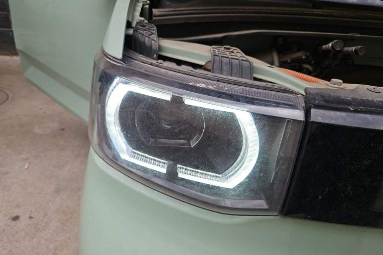 Used Wuling Hongguang MINIEV 2022 Macaron Premium Model – Lithium Iron Phosphate Exterior 3