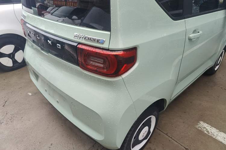 Used Wuling Hongguang MINIEV 2022 Macaron Premium Model – Lithium Iron Phosphate Exterior 3