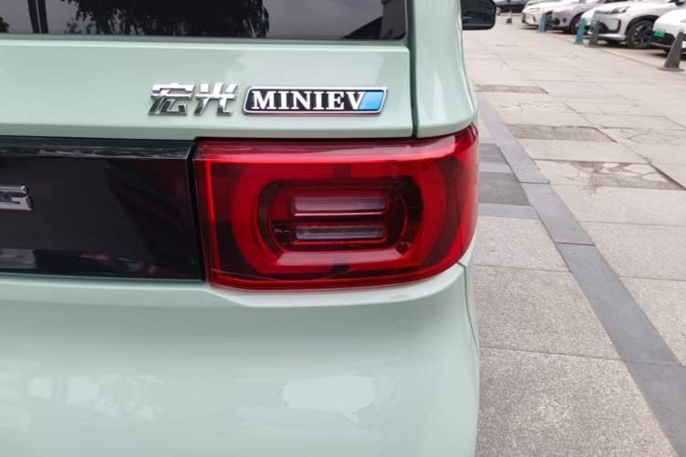 Used Wuling Hongguang MINIEV 2022 Macaron Premium Model – Lithium Iron Phosphate Exterior 3