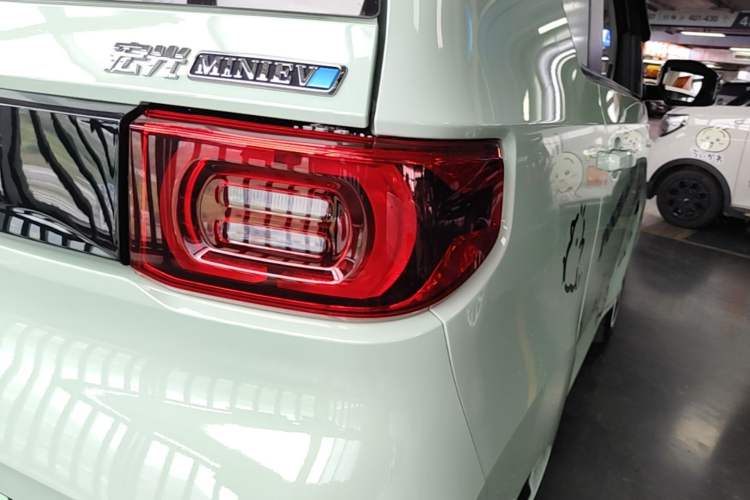 Used Wuling Hongguang MINIEV 2022 Macaron Fashion Model Lithium Iron Phosphate Exterior 3