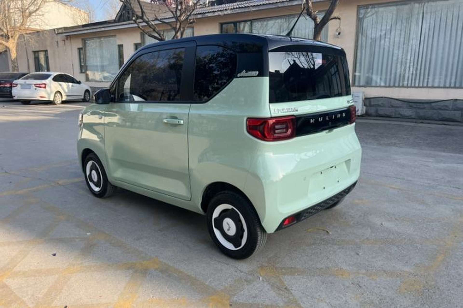 Used Wuling Hongguang MINIEV 2022 Macaron Premium Model – Lithium Ternary Battery Exterior 3