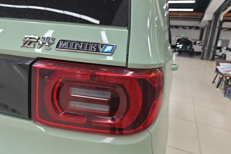 Used Wuling Hongguang MINIEV 2022 Macaron Premium Model – Lithium Iron Phosphate Exterior 3