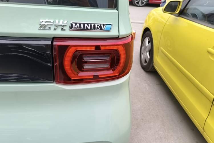 Used Wuling Hongguang MINIEV 2022 Macaron Premium Model – Lithium Iron Phosphate Exterior 3
