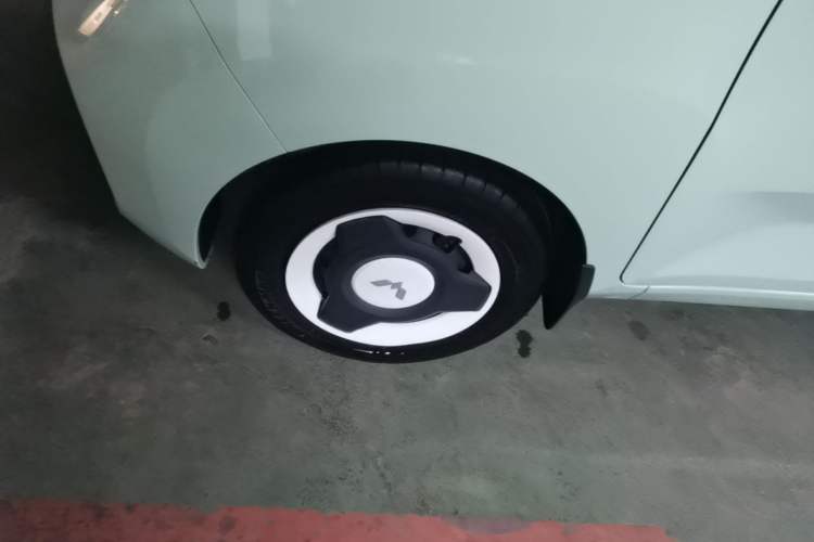 Used Wuling Hongguang MINIEV 2022 Macaron Premium Model – Lithium Iron Phosphate Exterior 4