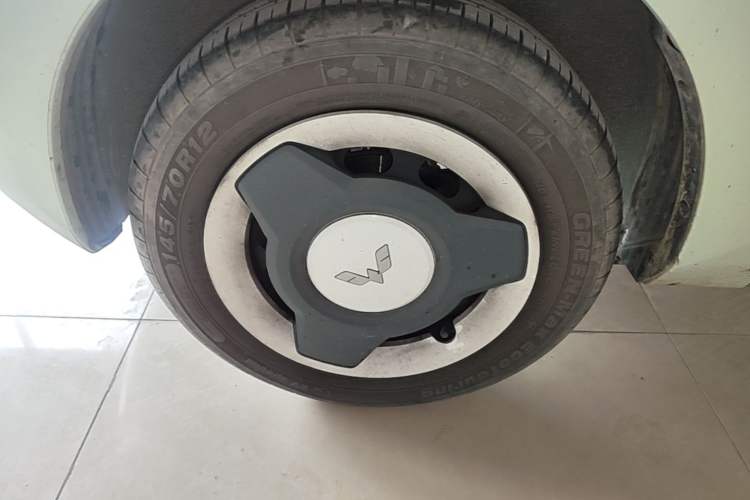 Used Wuling Hongguang MINIEV 2022 Macaron Fashion Model Lithium Iron Phosphate Exterior 4