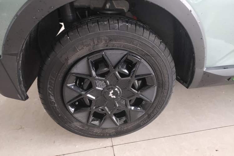 Used Wuling Hongguang MINIEV 2022 GAMEBOY 300km Enthusiast Model with Lithium Iron Phosphate Exterior 5