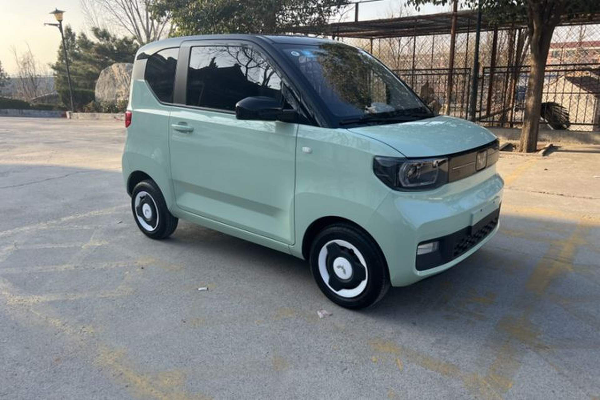 Used Wuling Hongguang MINIEV 2022 Macaron Premium Model – Lithium Ternary Battery Exterior 5