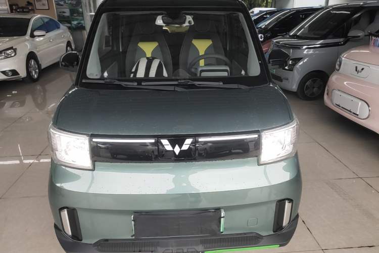 Used Wuling Hongguang MINIEV 2022 GAMEBOY 300km Enthusiast Model with Lithium Iron Phosphate Front