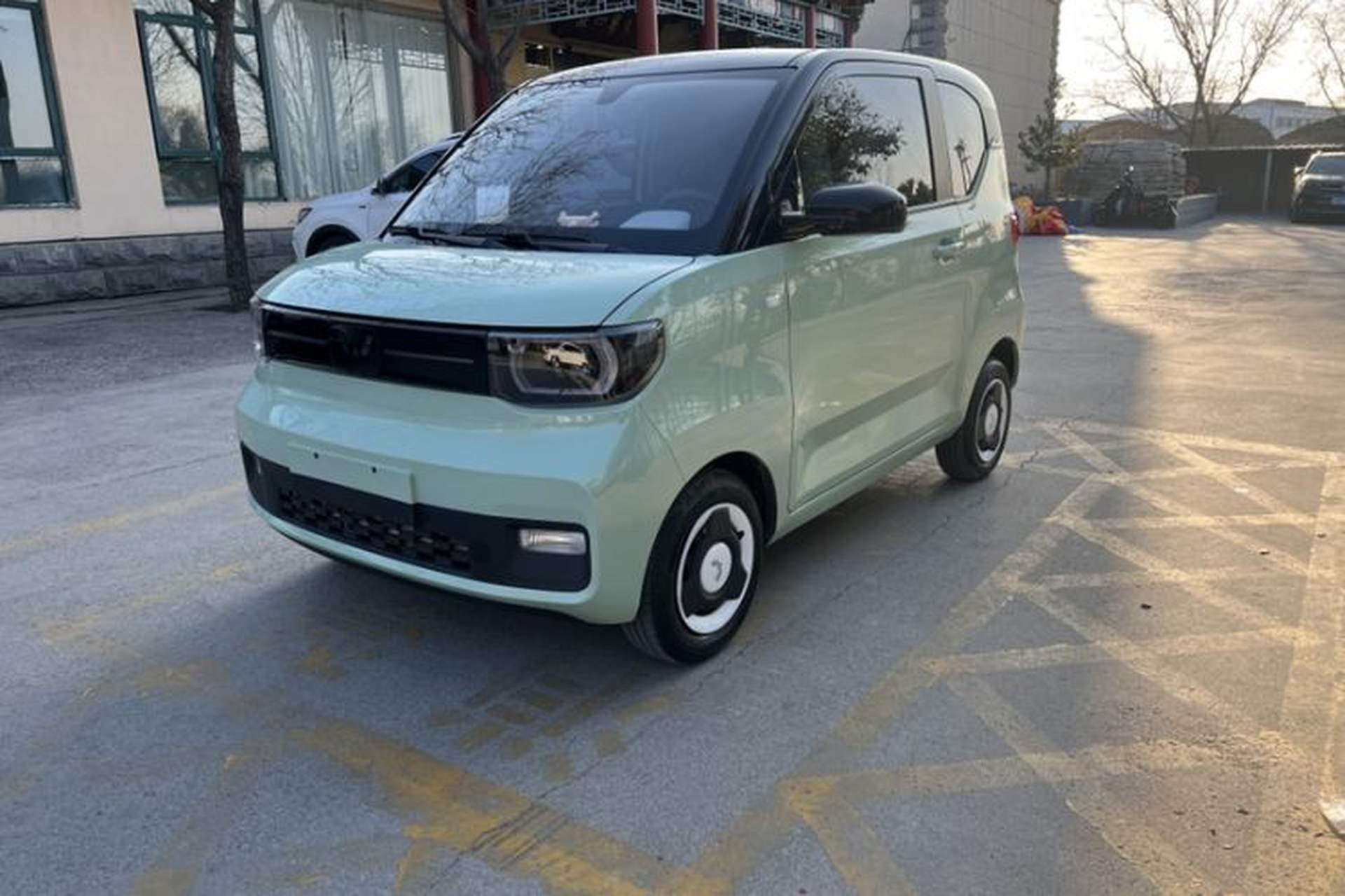 Used Wuling Hongguang MINIEV 2022 Macaron Premium Model – Lithium Ternary Battery Front Left 45 Deg