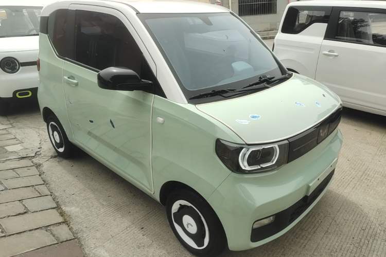 Used Wuling Hongguang MINIEV 2022 Macaron Premium Model – Lithium Iron Phosphate Front Right 45 Deg