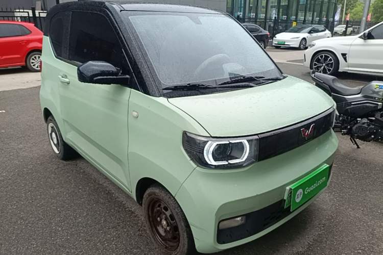 Used Wuling Hongguang MINIEV 2022 Macaron Fashion Model Lithium Iron Phosphate Front Right 45 Deg
