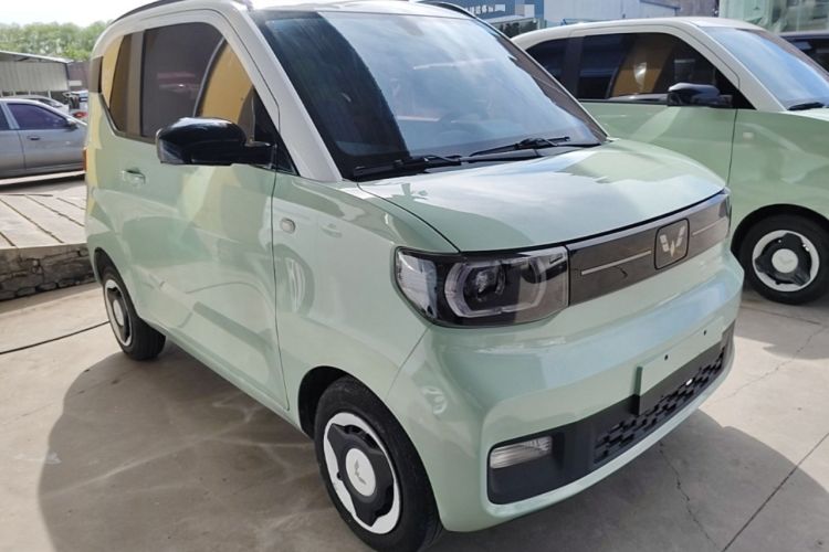 Used Wuling Hongguang MINIEV 2022 Macaron Premium Model – Lithium Iron Phosphate Front Right 45 Deg