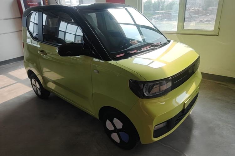 Used Wuling Hongguang MINIEV 2022 Macaron-Color Edition Lithium Iron Phosphate Front Right 45 Deg