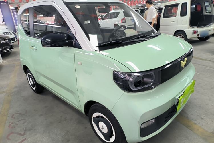 Used Wuling Hongguang MINIEV 2022 Macaron Fashion Model Lithium Iron Phosphate Front Right 45 Deg