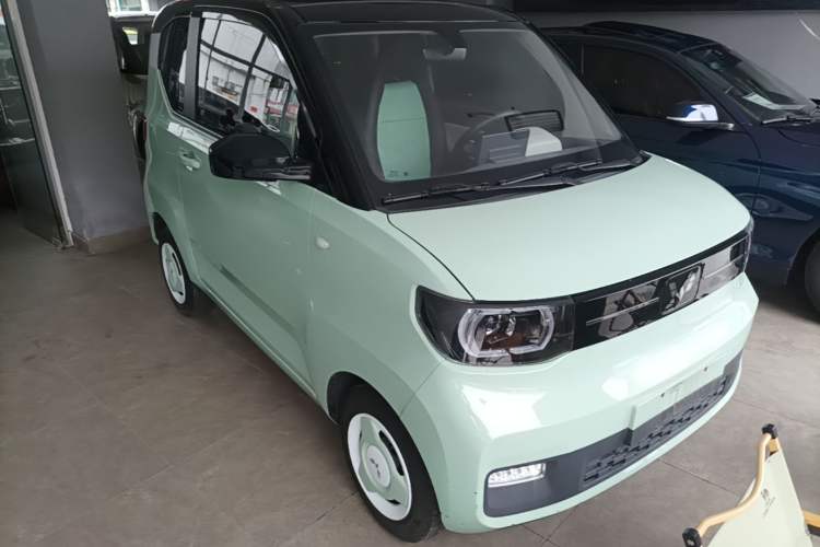 Used Wuling Hongguang MINIEV 2022 Enjoy Edition Lithium Iron Phosphate Front Right 45 Deg