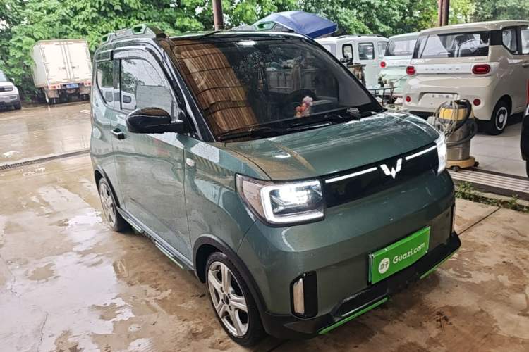 Used Wuling Hongguang MINIEV 2022 GAMEBOY 200km Gaming Edition with Lithium Iron Phosphate Front Right 45 Deg