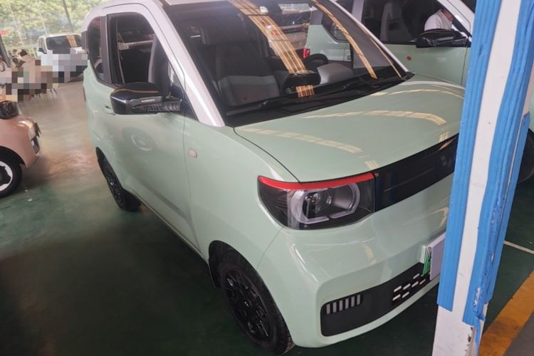 Used Wuling Hongguang MINIEV 2022 Macaron Fashion Model Lithium Iron Phosphate Front Right 45 Deg