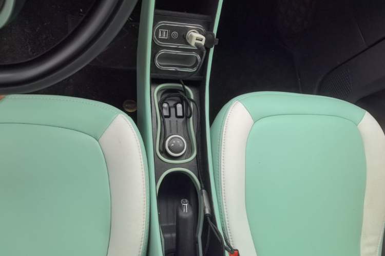 Used Wuling Hongguang MINIEV 2022 Macaron Premium Model – Lithium Iron Phosphate Gear Lever