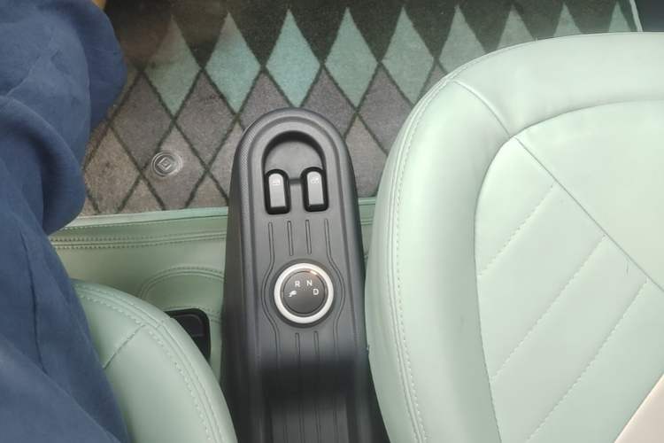 Used Wuling Hongguang MINIEV 2022 Macaron Premium Model – Lithium Iron Phosphate Gear Lever