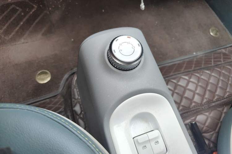 Used Wuling Hongguang MINIEV 2022 GAMEBOY 300km Enthusiast Model with Lithium Iron Phosphate Gear Lever