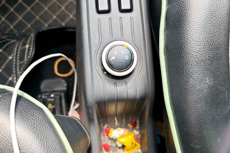 Used Wuling Hongguang MINIEV 2022 Macaron Premium Model – Lithium Iron Phosphate Gear Lever