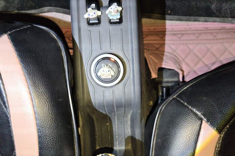Used Wuling Hongguang MINIEV 2022 Macaron Fashion Model Lithium Iron Phosphate Gear Lever