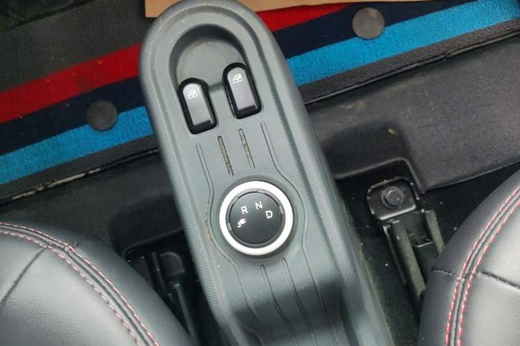 Used Wuling Hongguang MINIEV 2022 Macaron Premium Model – Lithium Iron Phosphate Gear Lever
