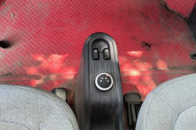 Used Wuling Hongguang MINIEV 2022 Macaron Premium Model – Lithium Iron Phosphate Gear Lever
