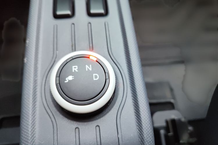 Used Wuling Hongguang MINIEV 2022 Macaron Fashion Edition Lithium-Nickel-Cobalt-Alpha-oxide Gear Lever