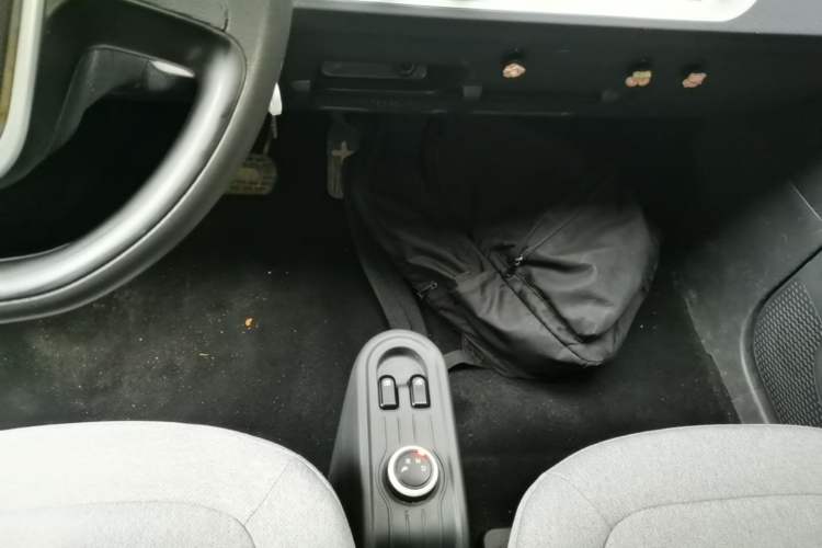 Used Wuling Hongguang MINIEV 2022 Macaron Fashion Model Lithium Iron Phosphate Gear Lever