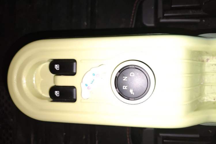 Used Wuling Hongguang MINIEV 2022 Macaron Fashion Edition Lithium-Nickel-Cobalt-Alpha-oxide Gear Lever