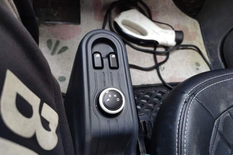 Used Wuling Hongguang MINIEV 2022 Macaron Premium Model – Lithium Iron Phosphate Gear Lever