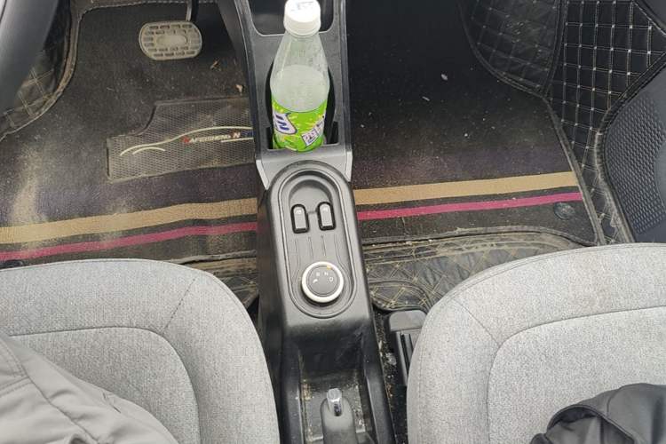Used Wuling Hongguang MINIEV 2022 Macaron Premium Model – Lithium Iron Phosphate Gear Lever