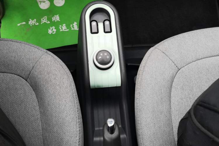 Used Wuling Hongguang MINIEV 2022 Macaron Premium Model – Lithium Iron Phosphate Gear Lever