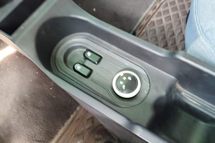 Used Wuling Hongguang MINIEV 2022 Macaron Premium Model – Lithium Iron Phosphate Gear Lever