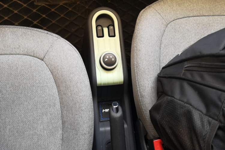 Used Wuling Hongguang MINIEV 2022 Macaron Premium Model – Lithium Ternary Battery Gear Lever