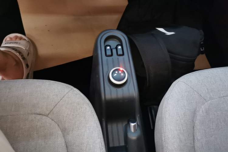 Used Wuling Hongguang MINIEV 2022 Macaron Premium Model – Lithium Iron Phosphate Gear Lever