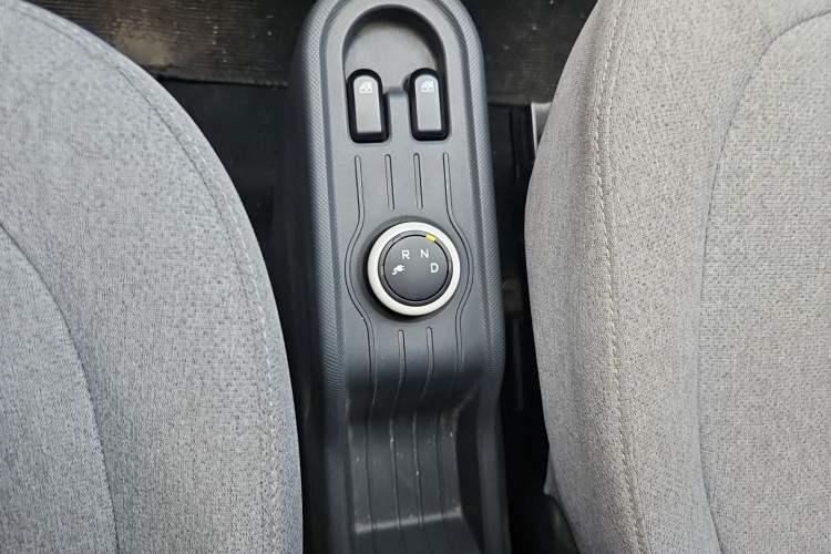 Used Wuling Hongguang MINIEV 2022 Macaron Premium Model – Lithium Iron Phosphate Gear Lever