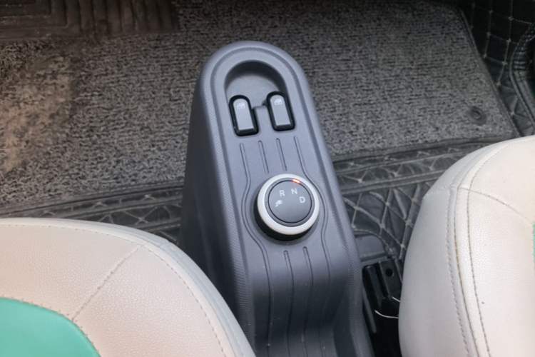 Used Wuling Hongguang MINIEV 2022 Macaron Premium Model – Lithium Iron Phosphate Gear Lever