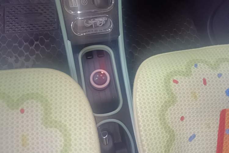 Used Wuling Hongguang MINIEV 2022 Macaron Fashion Model Lithium Iron Phosphate Gear Lever