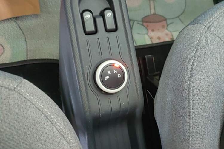 Used Wuling Hongguang MINIEV 2022 Macaron Premium Model – Lithium Iron Phosphate Gear Lever