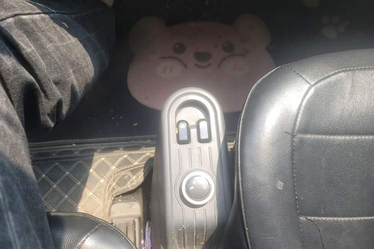 Used Wuling Hongguang MINIEV 2022 Macaron Premium Model – Lithium Iron Phosphate Gear Lever