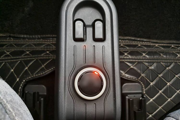 Used Wuling Hongguang MINIEV 2022 Macaron Premium Model – Lithium Iron Phosphate Gear Lever