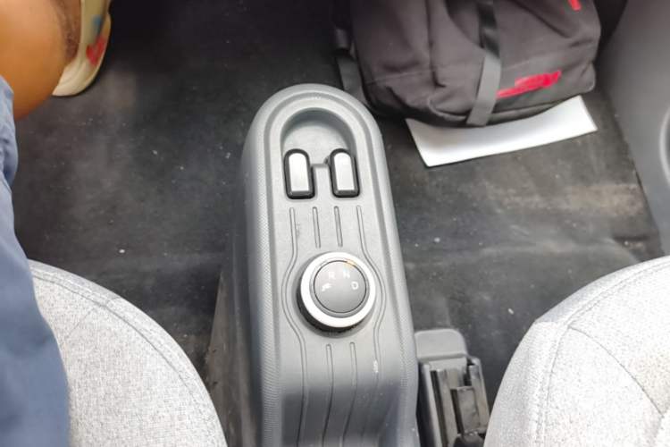 Used Wuling Hongguang MINIEV 2022 Macaron Premium Model – Lithium Iron Phosphate Gear Lever