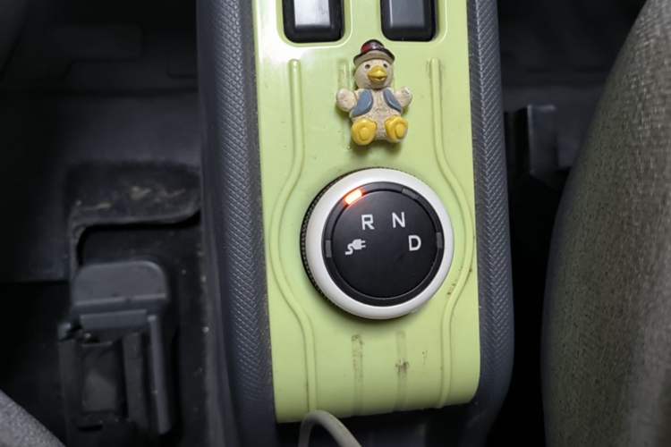 Used Wuling Hongguang MINIEV 2022 Macaron Fashion Model Lithium Iron Phosphate Gear Lever