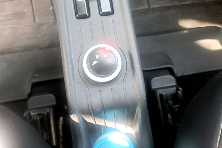 Used Wuling Hongguang MINIEV 2022 Macaron Premium Model – Lithium Iron Phosphate Gear Lever