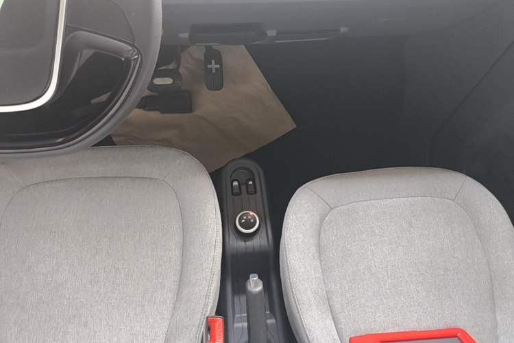 Used Wuling Hongguang MINIEV 2022 Macaron Premium Model – Lithium Iron Phosphate Gear Lever