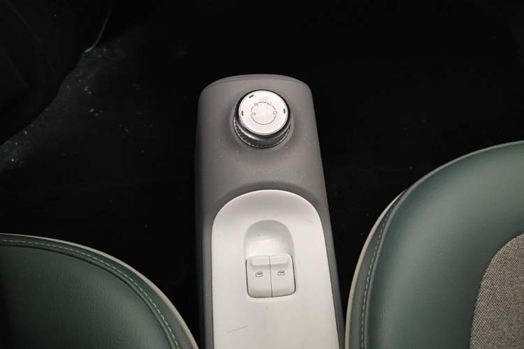 Used Wuling Hongguang MINIEV 2022 GAMEBOY 300km Enthusiast Model with Lithium Iron Phosphate Gear Lever
