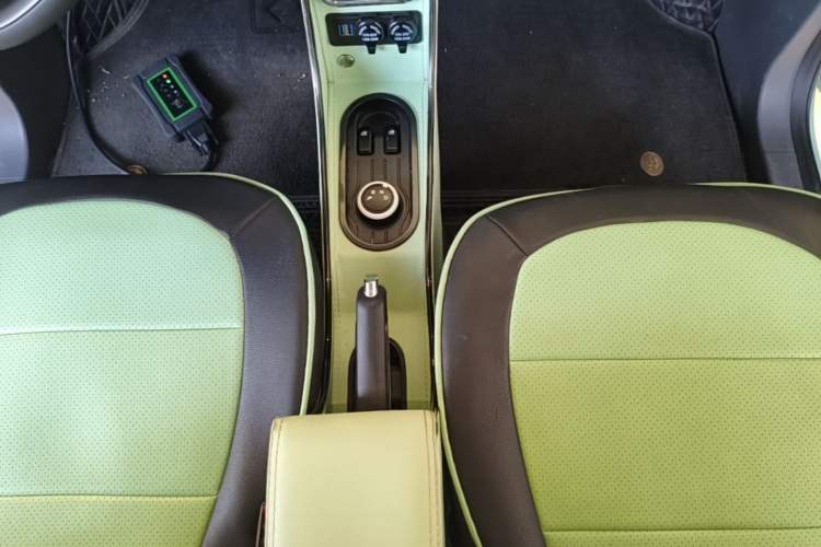 Used Wuling Hongguang MINIEV 2022 Macaron Premium Model – Lithium Iron Phosphate Gear Lever